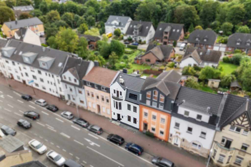 Gütelhöfer Immobilien - Immobilienangebot - Euskirchen - Alle - Ein Juwel im Stadtkern! Hochwertig sanierte Jugendstilvilla mit Außenpool und vielen Möglichkeiten