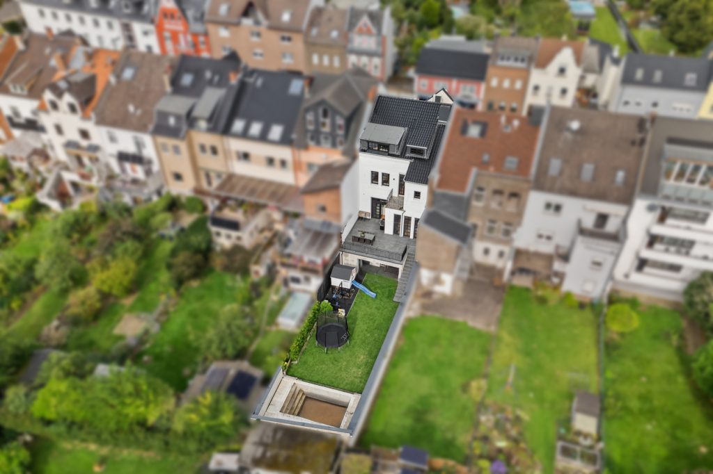 Gütelhöfer Immobilien - Immobilienangebot - Euskirchen - Alle - Ein Juwel im Stadtkern! Hochwertig sanierte Jugendstilvilla mit Außenpool und vielen Möglichkeiten