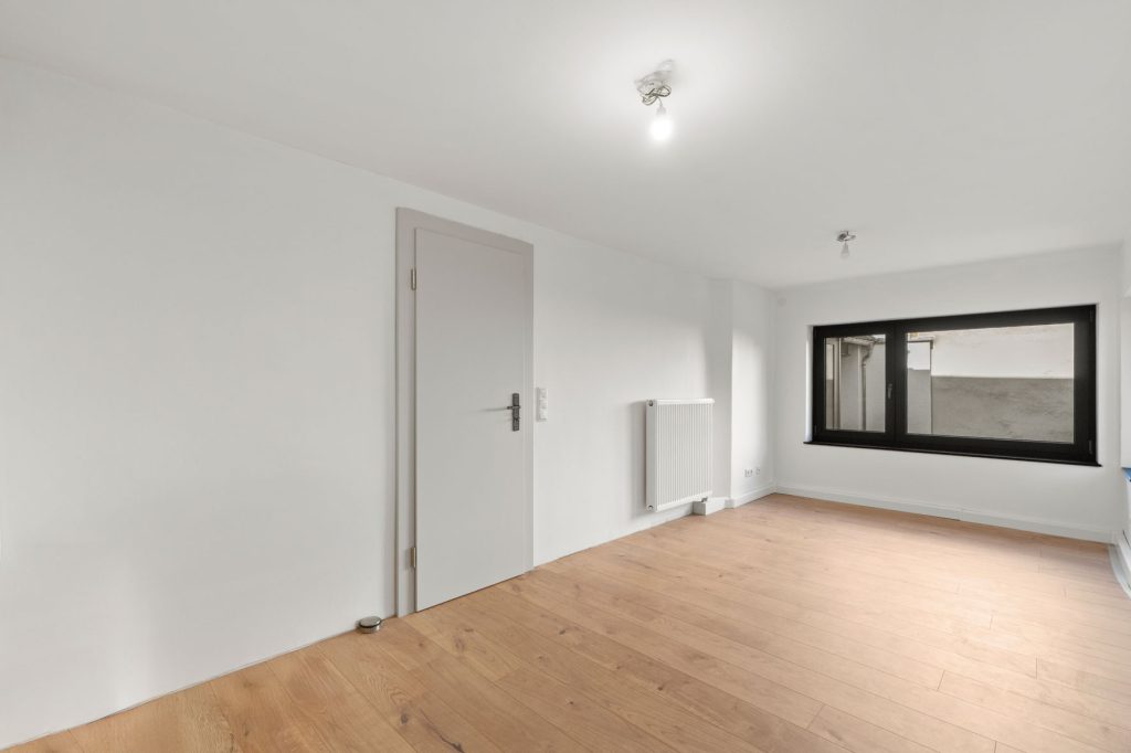 Gütelhöfer Immobilien - Immobilienangebot - Bornheim / Walberberg - Alle - Neubaucharme in altem Gewand mit Restarbeiten! Hofensemble mit Einbauküche für Individualisten
