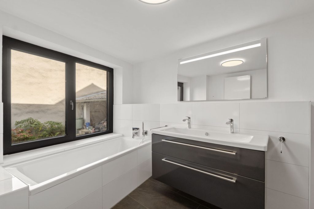 Gütelhöfer Immobilien - Immobilienangebot - Bornheim / Walberberg - Alle - Neubaucharme in altem Gewand mit Restarbeiten! Hofensemble mit Einbauküche für Individualisten