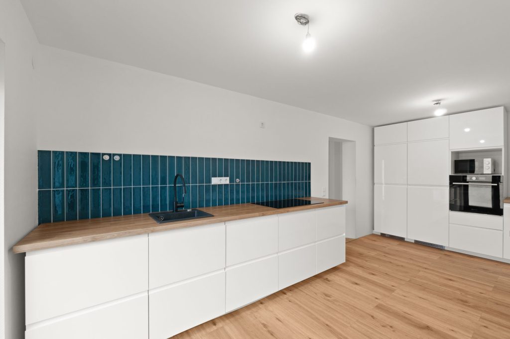 Gütelhöfer Immobilien - Immobilienangebot - Bornheim / Walberberg - Alle - Neubaucharme in altem Gewand mit Restarbeiten! Hofensemble mit Einbauküche für Individualisten