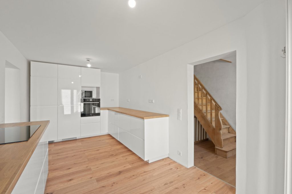 Gütelhöfer Immobilien - Immobilienangebot - Bornheim / Walberberg - Alle - Neubaucharme in altem Gewand mit Restarbeiten! Hofensemble mit Einbauküche für Individualisten