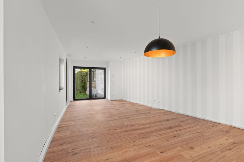 Gütelhöfer Immobilien - Immobilienangebot - Bornheim / Walberberg - Alle - Neubaucharme in altem Gewand mit Restarbeiten! Hofensemble mit Einbauküche für Individualisten