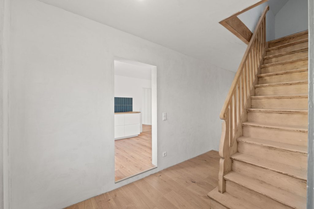 Gütelhöfer Immobilien - Immobilienangebot - Bornheim / Walberberg - Alle - Neubaucharme in altem Gewand mit Restarbeiten! Hofensemble mit Einbauküche für Individualisten