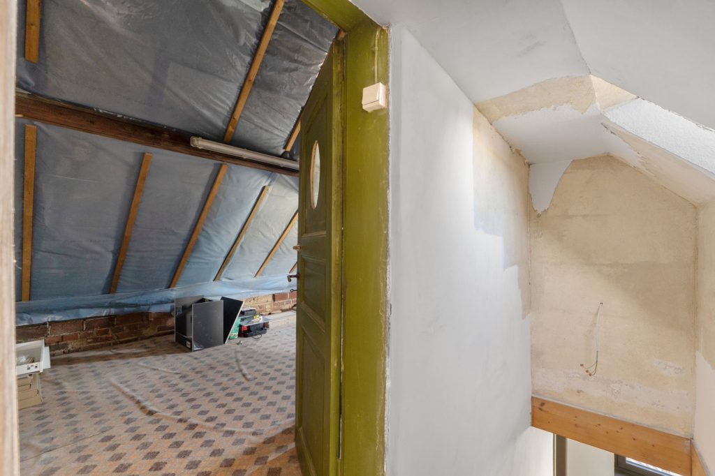 Gütelhöfer Immobilien - Immobilienangebot - Bornheim / Walberberg - Alle - Neubaucharme in altem Gewand mit Restarbeiten! Hofensemble mit Einbauküche für Individualisten
