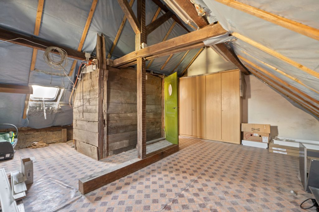 Gütelhöfer Immobilien - Immobilienangebot - Bornheim / Walberberg - Alle - Neubaucharme in altem Gewand mit Restarbeiten! Hofensemble mit Einbauküche für Individualisten