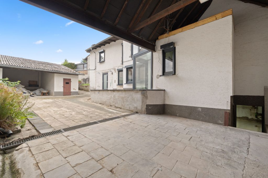 Gütelhöfer Immobilien - Immobilienangebot - Bornheim / Walberberg - Alle - Neubaucharme in altem Gewand mit Restarbeiten! Hofensemble mit Einbauküche für Individualisten