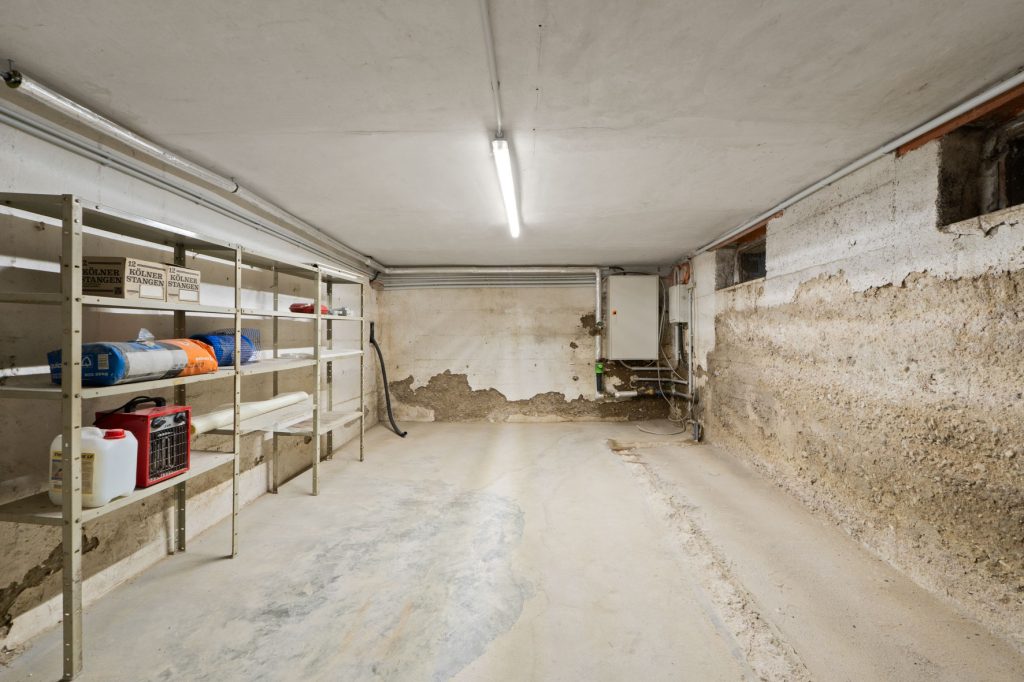 Gütelhöfer Immobilien - Immobilienangebot - Bornheim / Walberberg - Alle - Neubaucharme in altem Gewand mit Restarbeiten! Hofensemble mit Einbauküche für Individualisten