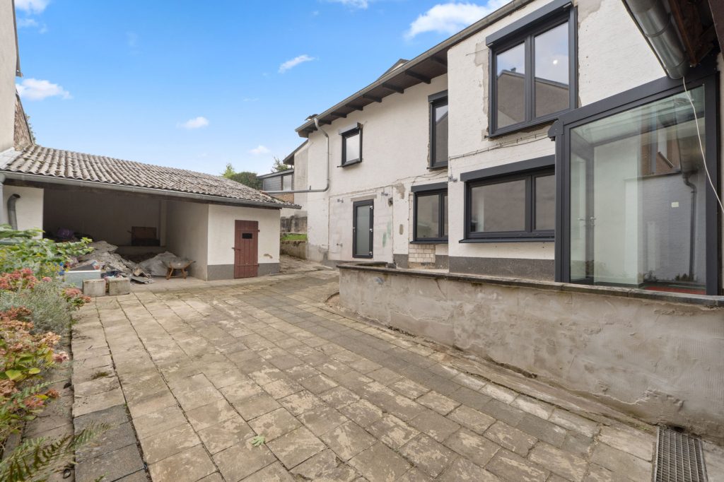 Gütelhöfer Immobilien - Immobilienangebot - Bornheim / Walberberg - Alle - Neubaucharme in altem Gewand mit Restarbeiten! Hofensemble mit Einbauküche für Individualisten