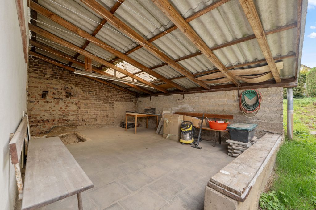 Gütelhöfer Immobilien - Immobilienangebot - Bornheim / Walberberg - Alle - Neubaucharme in altem Gewand mit Restarbeiten! Hofensemble mit Einbauküche für Individualisten