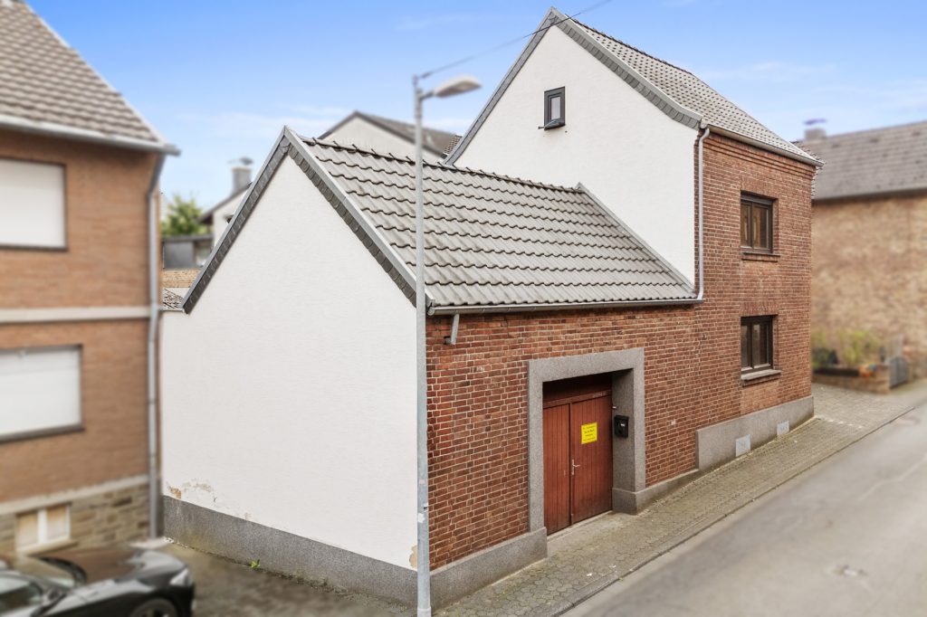 Gütelhöfer Immobilien - Immobilienangebot - Bornheim / Walberberg - Alle - Neubaucharme in altem Gewand mit Restarbeiten! Hofensemble mit Einbauküche für Individualisten