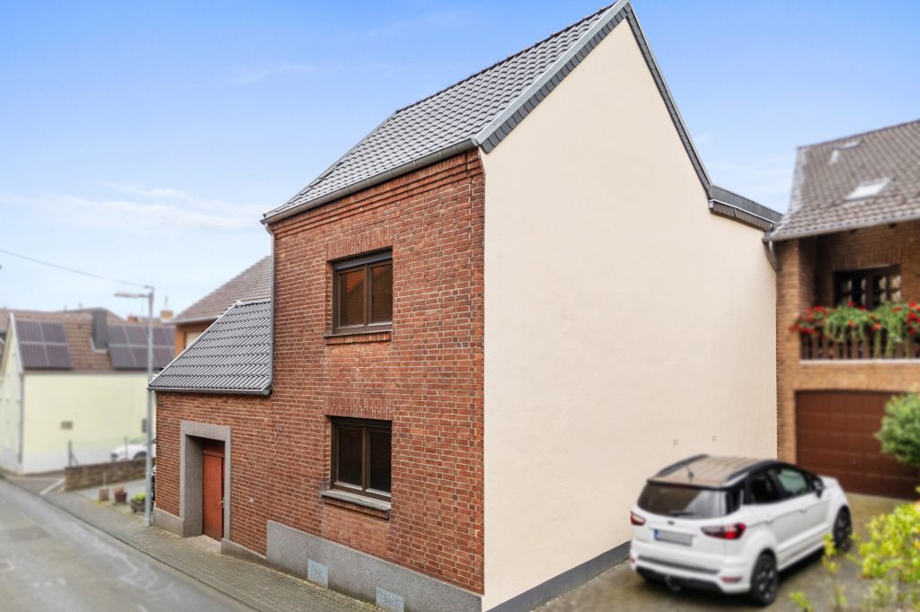 Gütelhöfer Immobilien - Immobilienangebot - Bornheim / Walberberg - Alle - Neubaucharme in altem Gewand mit Restarbeiten! Hofensemble mit Einbauküche für Individualisten