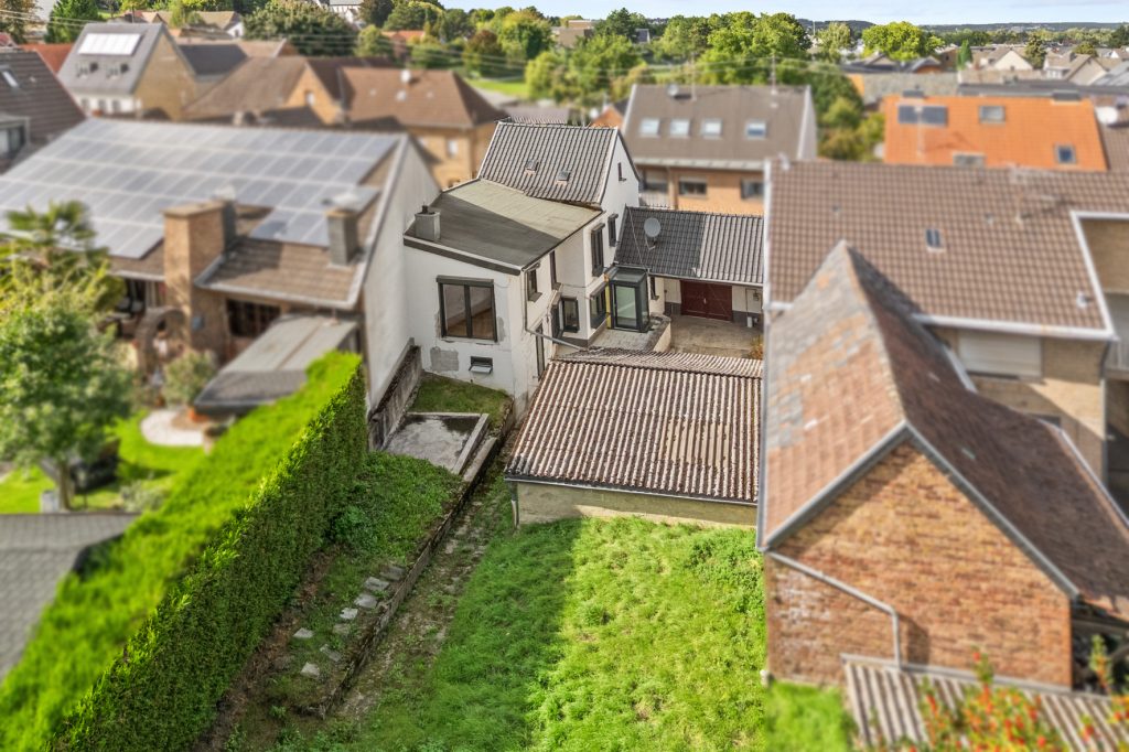 Gütelhöfer Immobilien - Immobilienangebot - Bornheim / Walberberg - Alle - Neubaucharme in altem Gewand mit Restarbeiten! Hofensemble mit Einbauküche für Individualisten