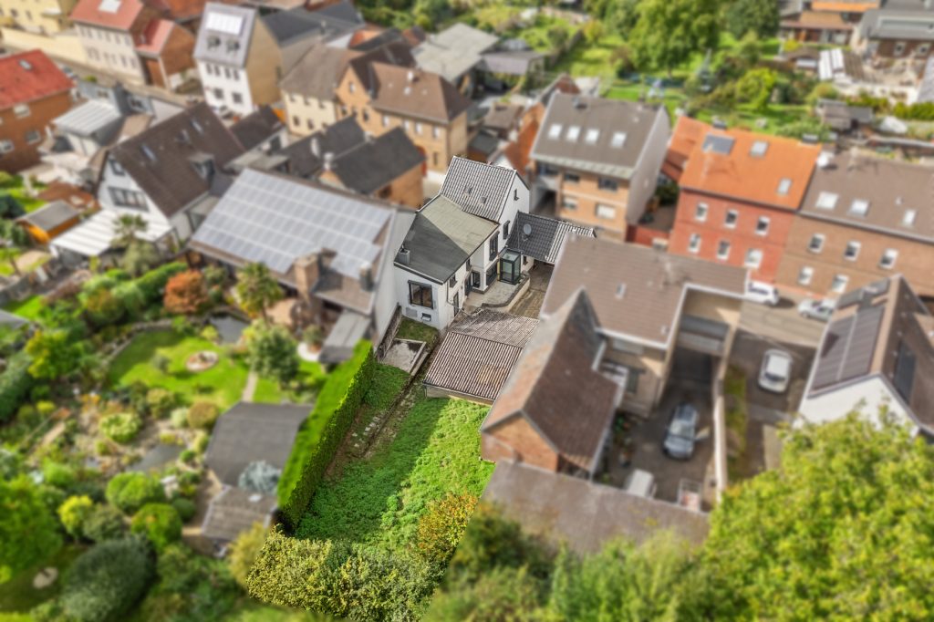 Gütelhöfer Immobilien - Immobilienangebot - Bornheim / Walberberg - Alle - Neubaucharme in altem Gewand mit Restarbeiten! Hofensemble mit Einbauküche für Individualisten