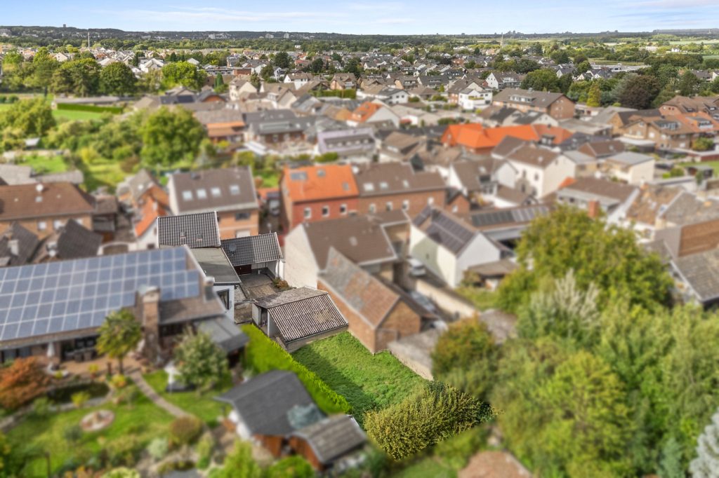 Gütelhöfer Immobilien - Immobilienangebot - Bornheim / Walberberg - Alle - Neubaucharme in altem Gewand mit Restarbeiten! Hofensemble mit Einbauküche für Individualisten