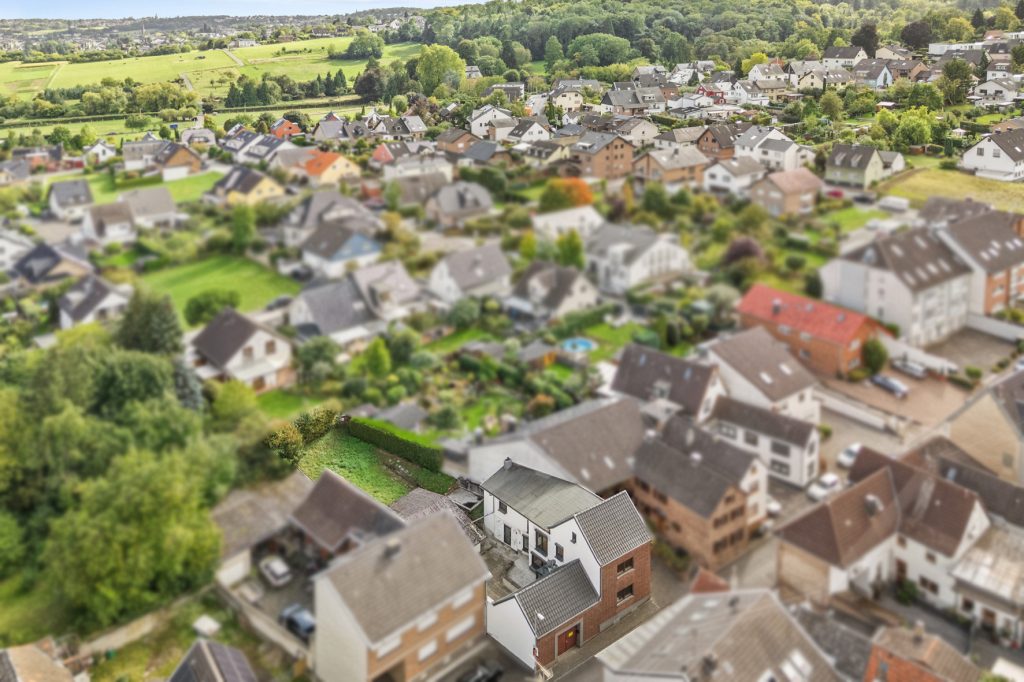 Gütelhöfer Immobilien - Immobilienangebot - Bornheim / Walberberg - Alle - Neubaucharme in altem Gewand mit Restarbeiten! Hofensemble mit Einbauküche für Individualisten