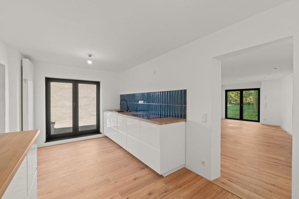 Gütelhöfer Immobilien - Immobilienangebot - Bornheim / Walberberg - Alle - Neubaucharme in altem Gewand mit Restarbeiten! Hofensemble mit Einbauküche für Individualisten