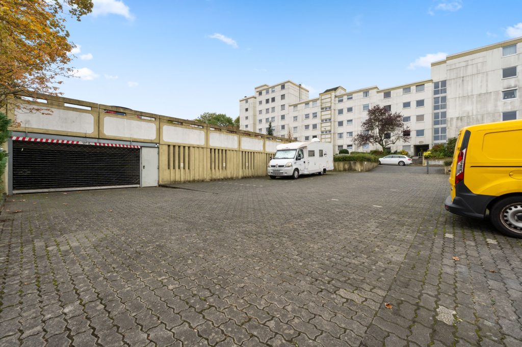 Gütelhöfer Immobilien - Immobilienangebot - Bonn - Alle - Kapitalanlage gesucht? Solide vermietete 4-Zimmer-Wohnung mit Loggia, Aufzug und zwei Stellplätzen