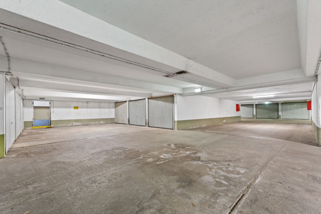 Gütelhöfer Immobilien - Immobilienangebot - Bonn - Alle - Kapitalanlage gesucht? Solide vermietete 4-Zimmer-Wohnung mit Loggia, Aufzug und zwei Stellplätzen