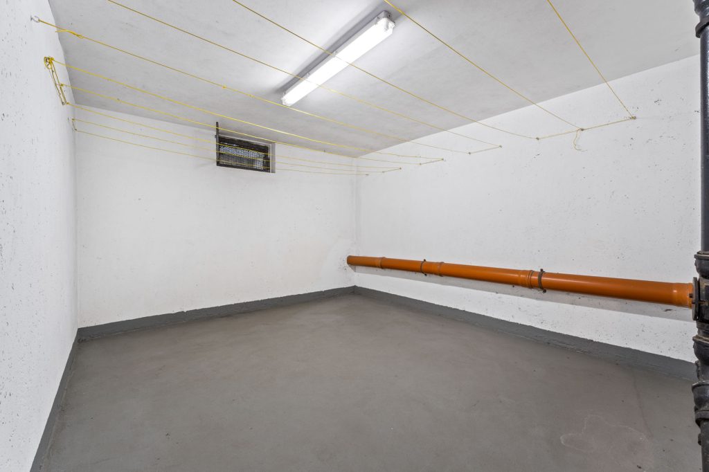 Gütelhöfer Immobilien - Immobilienangebot - Bonn - Alle - Kapitalanlage gesucht? Solide vermietete 4-Zimmer-Wohnung mit Loggia, Aufzug und zwei Stellplätzen