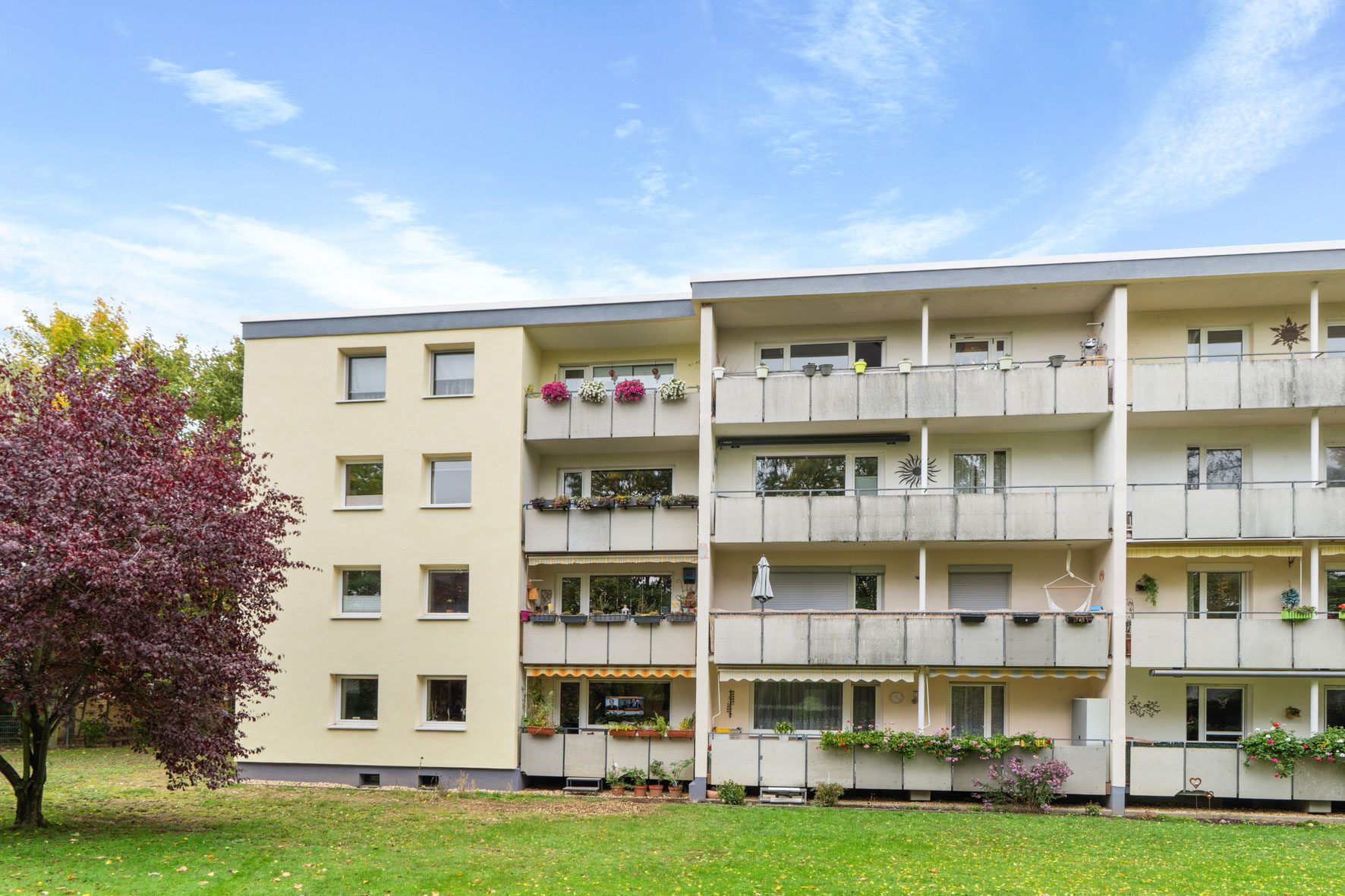 Gütelhöfer Immobilien - Immobilienangebot - Rheinbach - Alle - Charmante 4-Zimmer-Wohnung mit 84 m² Wohnkomfort, Balkon und Stellplatz in Rheinbach / Stadt
