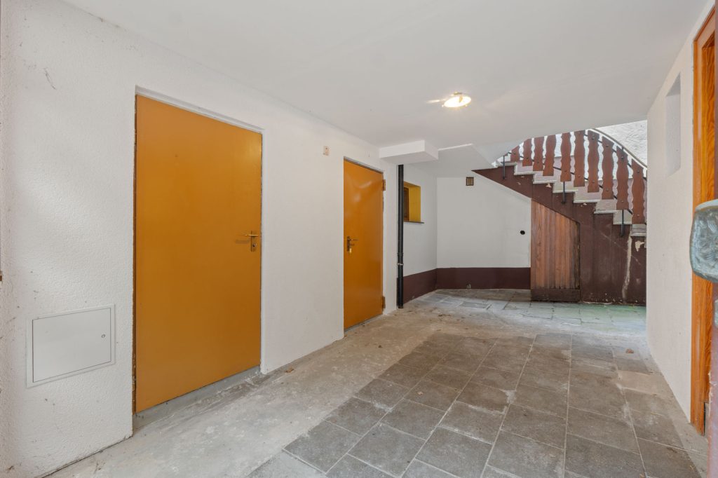 Gütelhöfer Immobilien - Immobilienangebot - Altenahr - Alle - *NEUER PREIS!* Multifunktionales teilsaniertes Einfamilienhaus mit Potenzial u. Stellplatzgrundstück