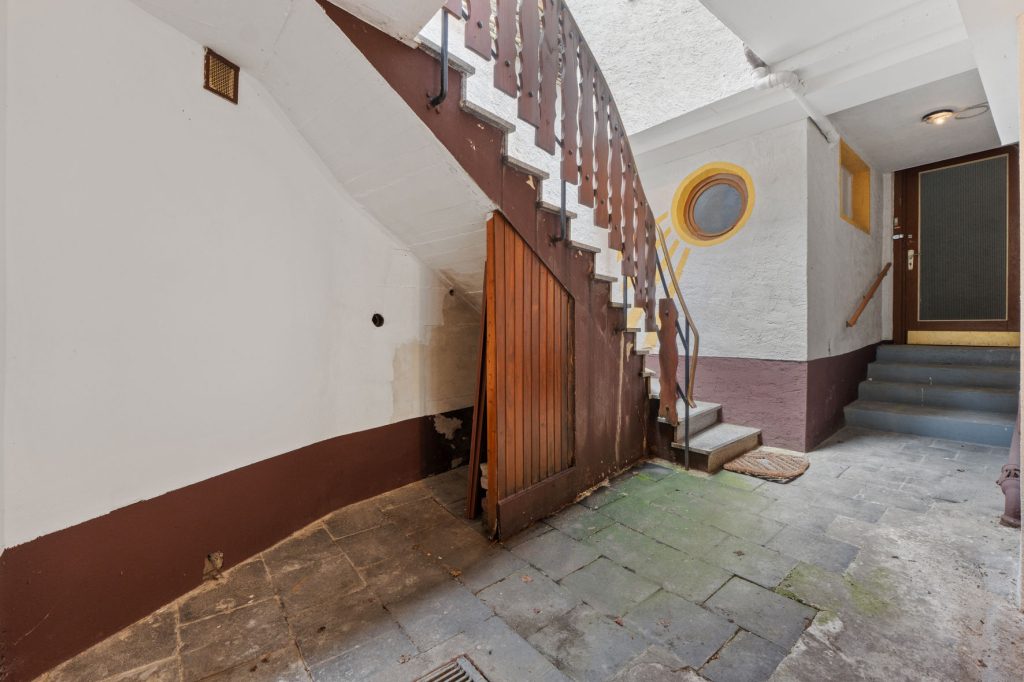 Gütelhöfer Immobilien - Immobilienangebot - Altenahr - Alle - *NEUER PREIS!* Multifunktionales teilsaniertes Einfamilienhaus mit Potenzial u. Stellplatzgrundstück