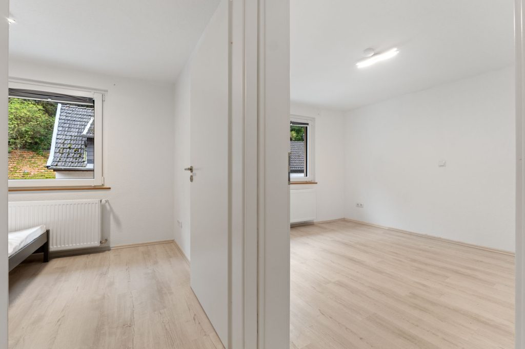 Gütelhöfer Immobilien - Immobilienangebot - Altenahr - Alle - *NEUER PREIS!* Multifunktionales teilsaniertes Einfamilienhaus mit Potenzial u. Stellplatzgrundstück