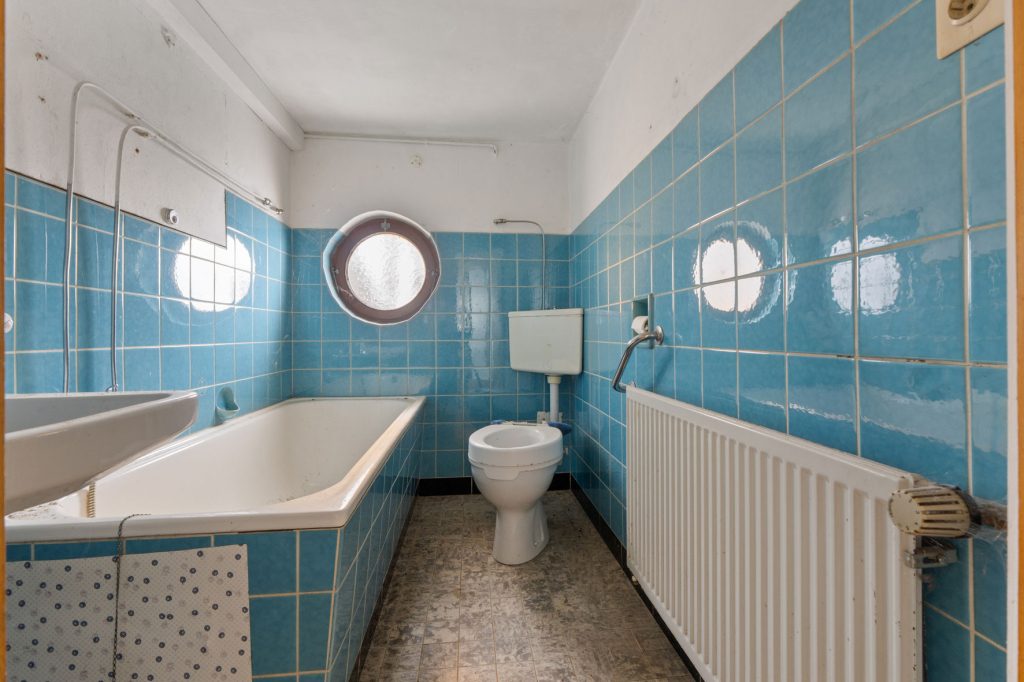 Gütelhöfer Immobilien - Immobilienangebot - Altenahr - Alle - *NEUER PREIS!* Multifunktionales teilsaniertes Einfamilienhaus mit Potenzial u. Stellplatzgrundstück