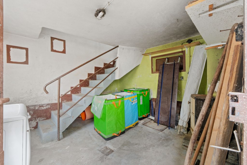 Gütelhöfer Immobilien - Immobilienangebot - Altenahr - Alle - *NEUER PREIS!* Multifunktionales teilsaniertes Einfamilienhaus mit Potenzial u. Stellplatzgrundstück