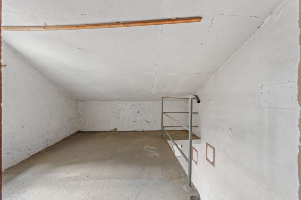 Gütelhöfer Immobilien - Immobilienangebot - Altenahr - Alle - *NEUER PREIS!* Multifunktionales teilsaniertes Einfamilienhaus mit Potenzial u. Stellplatzgrundstück