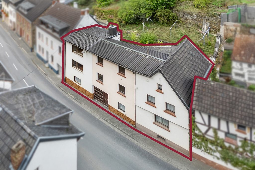 Gütelhöfer Immobilien - Immobilienangebot - Altenahr - Alle - *NEUER PREIS!* Multifunktionales teilsaniertes Einfamilienhaus mit Potenzial u. Stellplatzgrundstück