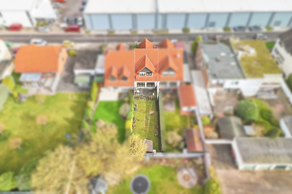 Gütelhöfer Immobilien - Immobilienangebot - Rheinbach - Alle - Solide vermietetes Reihenmittelhaus mit Garten, Terrasse und zwei Stellplätzen in Rheinbach / Stadt
