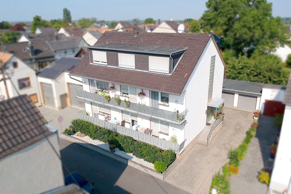 Gütelhöfer Immobilien - Immobilienangebot - Rheinbach / Flerzheim - Alle - Charmante Etagenwohnung mit Balkon, Garage, Gäste-WC und neuwertigem Wannenbad in Flerzheim