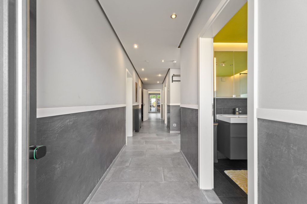 Gütelhöfer Immobilien - Immobilienangebot - Swisttal / Heimerzheim - Alle - NEUER PREIS! Energieeffizientes KfW-55-Haus mit Garage, Einbauküche, Sauna und Pool in Heimerzheim