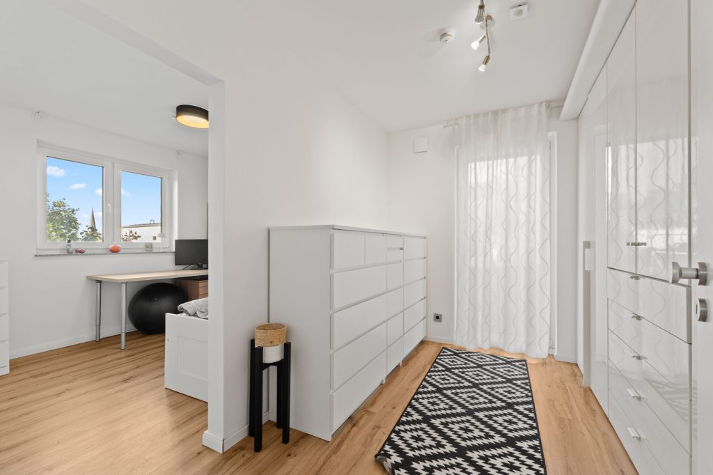 Gütelhöfer Immobilien - Immobilienangebot - Swisttal / Heimerzheim - Alle - NEUER PREIS! Energieeffizientes KfW-55-Haus mit Garage, Einbauküche, Sauna und Pool in Heimerzheim