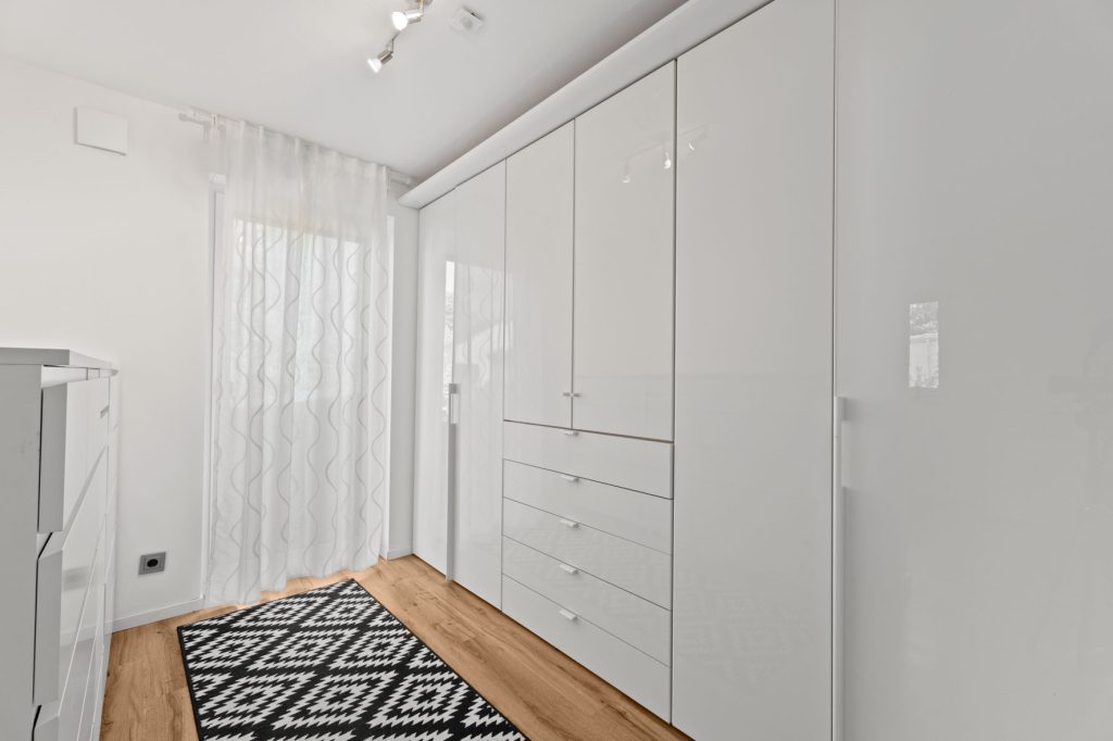 Gütelhöfer Immobilien - Immobilienangebot - Swisttal / Heimerzheim - Alle - NEUER PREIS! Energieeffizientes KfW-55-Haus mit Garage, Einbauküche, Sauna und Pool in Heimerzheim