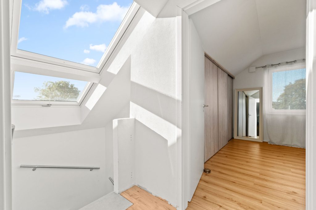 Gütelhöfer Immobilien - Immobilienangebot - Swisttal / Heimerzheim - Alle - NEUER PREIS! Energieeffizientes KfW-55-Haus mit Garage, Einbauküche, Sauna und Pool in Heimerzheim