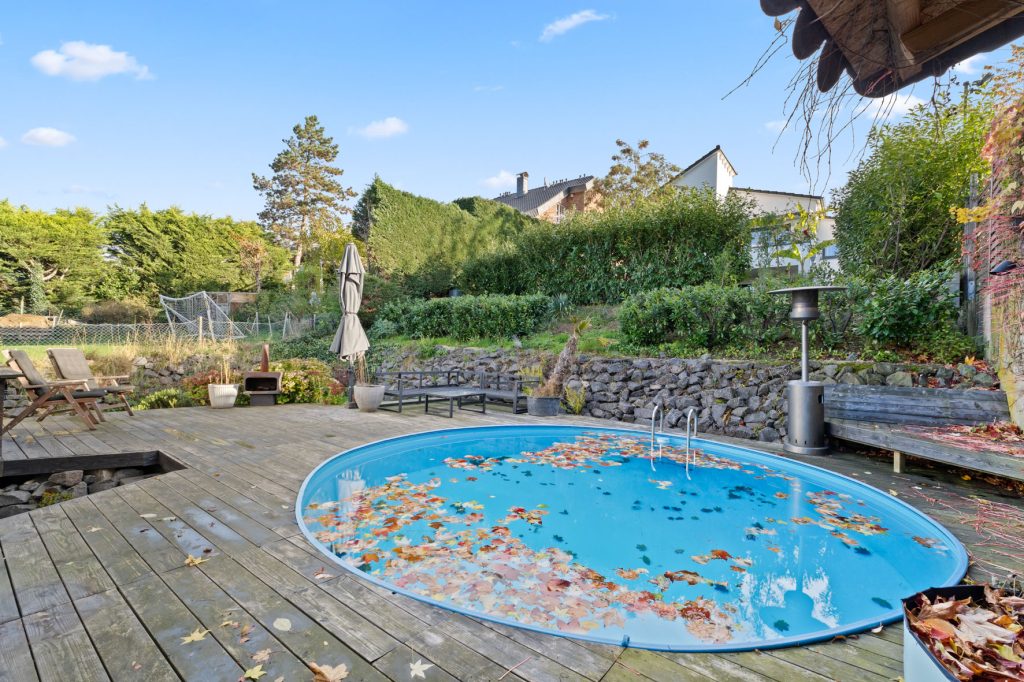 Gütelhöfer Immobilien - Immobilienangebot - Swisttal / Heimerzheim - Alle - NEUER PREIS! Energieeffizientes KfW-55-Haus mit Garage, Einbauküche, Sauna und Pool in Heimerzheim