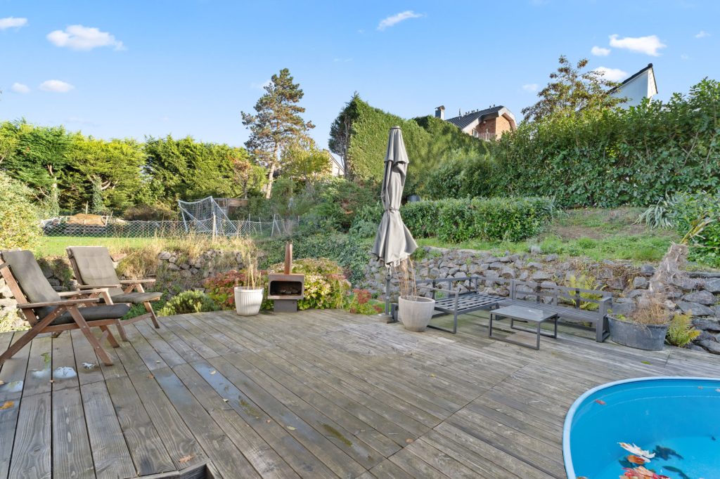 Gütelhöfer Immobilien - Immobilienangebot - Swisttal / Heimerzheim - Alle - NEUER PREIS! Energieeffizientes KfW-55-Haus mit Garage, Einbauküche, Sauna und Pool in Heimerzheim