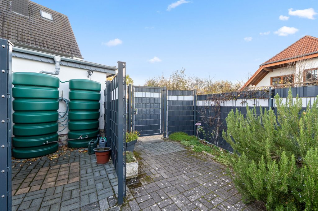 Gütelhöfer Immobilien - Immobilienangebot - Rheinbach / Merzbach - Alle - Zwei auf einen Streich! Zwei modernisierte Einfamilienhäuser mit Garten und Garage in Merzbach