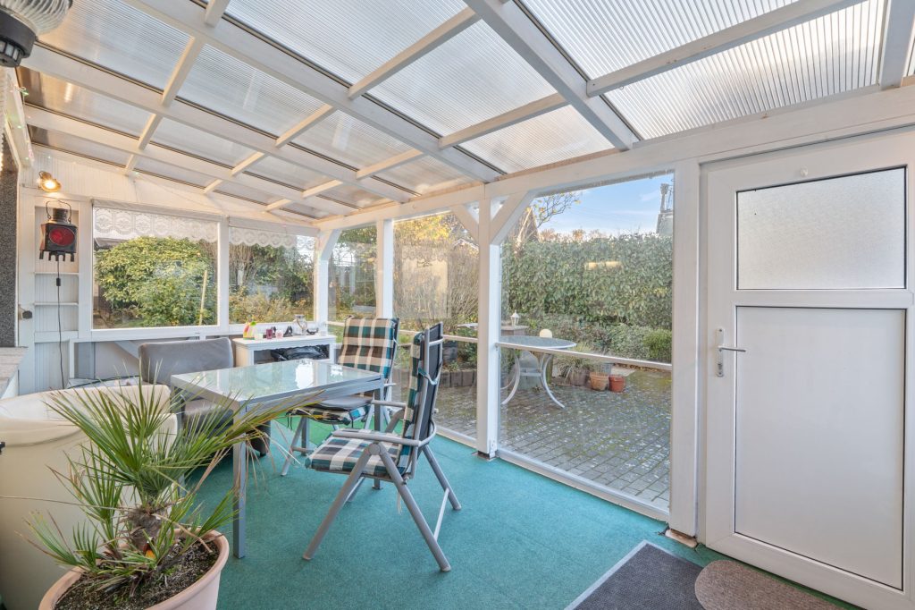 Gütelhöfer Immobilien - Immobilienangebot - Rheinbach / Merzbach - Alle - Zwei auf einen Streich! Zwei modernisierte Einfamilienhäuser mit Garten und Garage in Merzbach