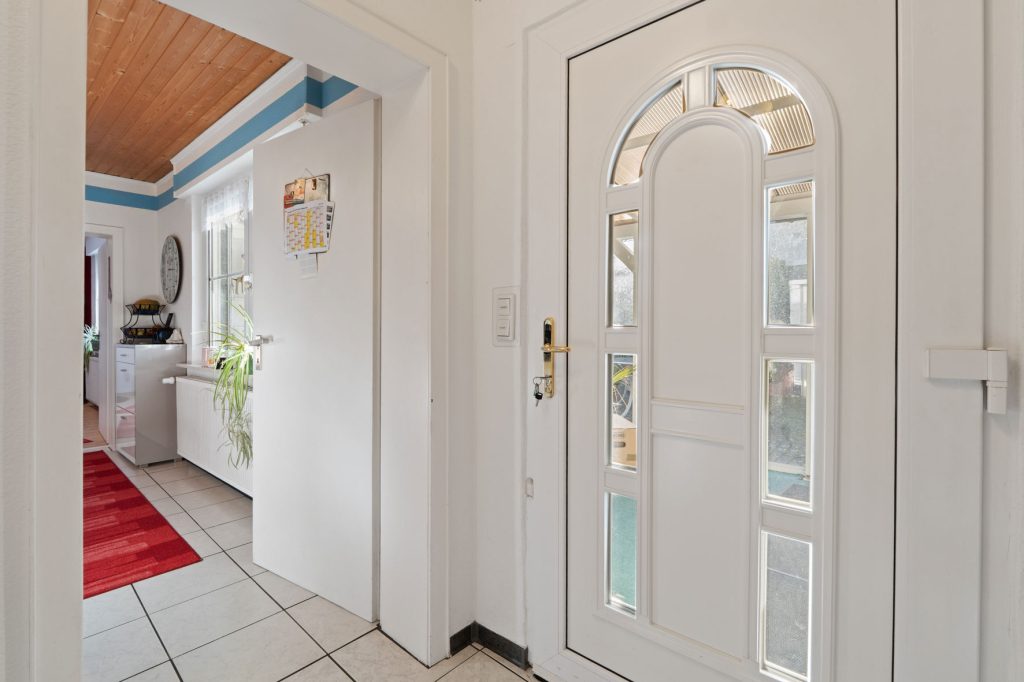 Gütelhöfer Immobilien - Immobilienangebot - Rheinbach / Merzbach - Alle - Zwei auf einen Streich! Zwei modernisierte Einfamilienhäuser mit Garten und Garage in Merzbach