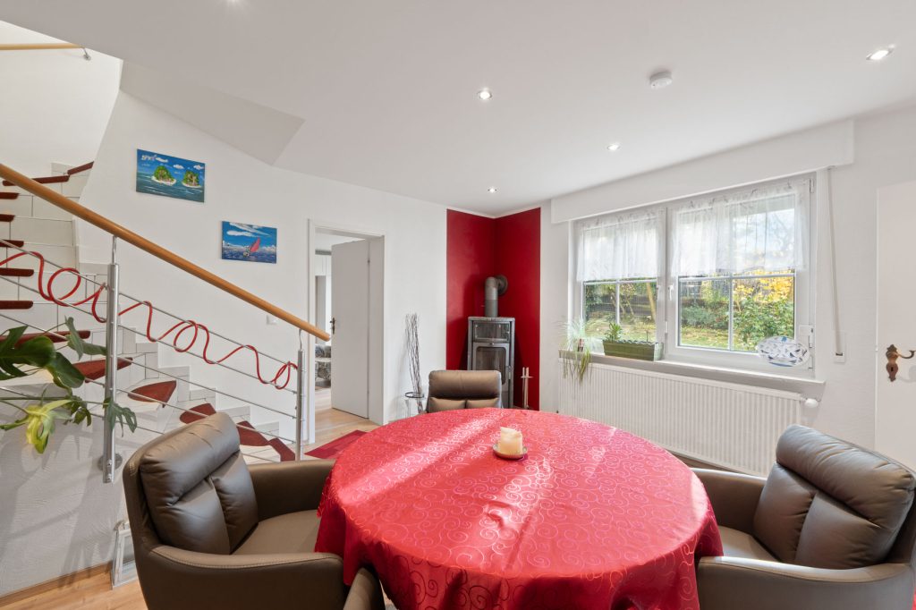 Gütelhöfer Immobilien - Immobilienangebot - Rheinbach / Merzbach - Alle - Zwei auf einen Streich! Zwei modernisierte Einfamilienhäuser mit Garten und Garage in Merzbach