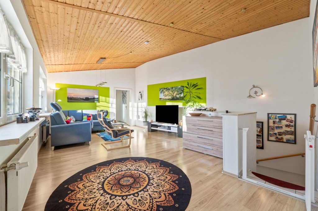 Gütelhöfer Immobilien - Immobilienangebot - Rheinbach / Merzbach - Alle - Zwei auf einen Streich! Zwei modernisierte Einfamilienhäuser mit Garten und Garage in Merzbach