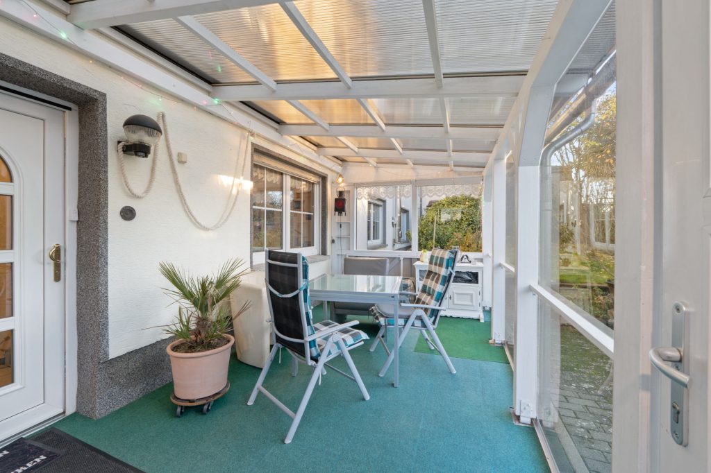 Gütelhöfer Immobilien - Immobilienangebot - Rheinbach / Merzbach - Alle - Zwei auf einen Streich! Zwei modernisierte Einfamilienhäuser mit Garten und Garage in Merzbach