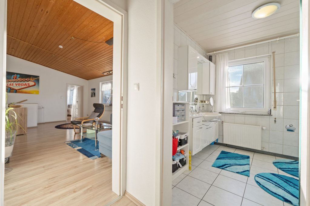 Gütelhöfer Immobilien - Immobilienangebot - Rheinbach / Merzbach - Alle - Zwei auf einen Streich! Zwei modernisierte Einfamilienhäuser mit Garten und Garage in Merzbach