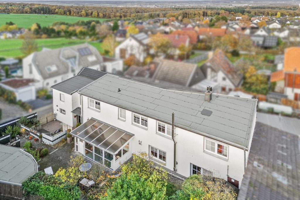 Gütelhöfer Immobilien - Immobilienangebot - Rheinbach / Merzbach - Alle - Zwei auf einen Streich! Zwei modernisierte Einfamilienhäuser mit Garten und Garage in Merzbach