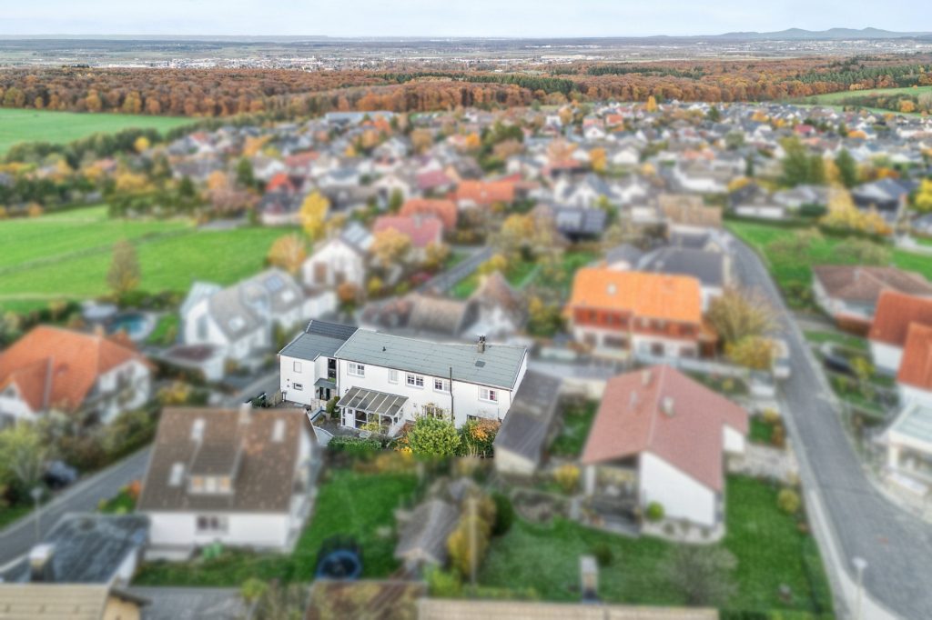 Gütelhöfer Immobilien - Immobilienangebot - Rheinbach / Merzbach - Alle - Zwei auf einen Streich! Zwei modernisierte Einfamilienhäuser mit Garten und Garage in Merzbach
