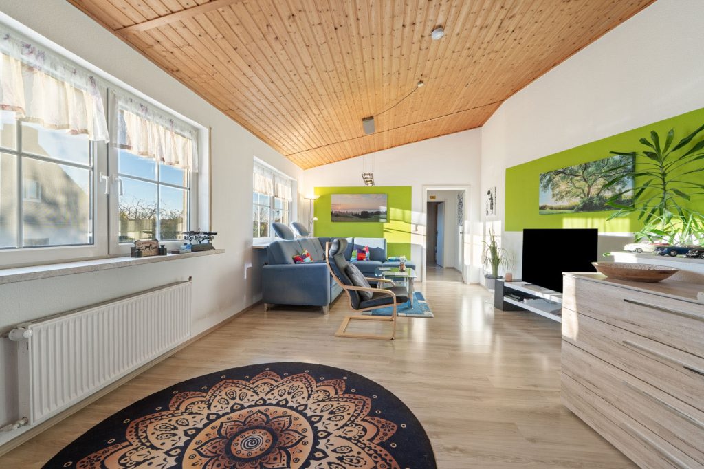 Gütelhöfer Immobilien - Immobilienangebot - Rheinbach / Merzbach - Alle - Zwei auf einen Streich! Zwei modernisierte Einfamilienhäuser mit Garten und Garage in Merzbach